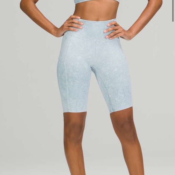 Lululemon Fast and Free Short 10" City Grit White Blue Fog | size 6 - Picture 9 of 10